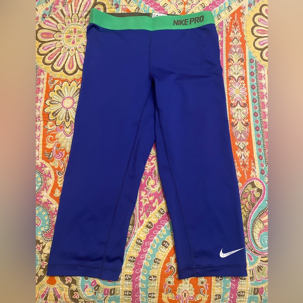 Nike workout capris
